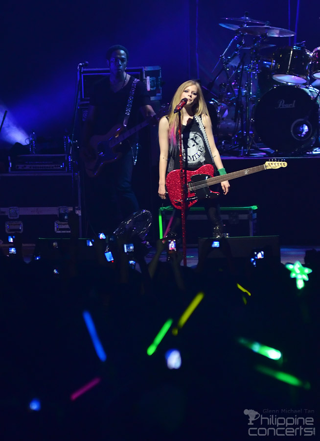 Avril Lavigne Black Star Tour 2012