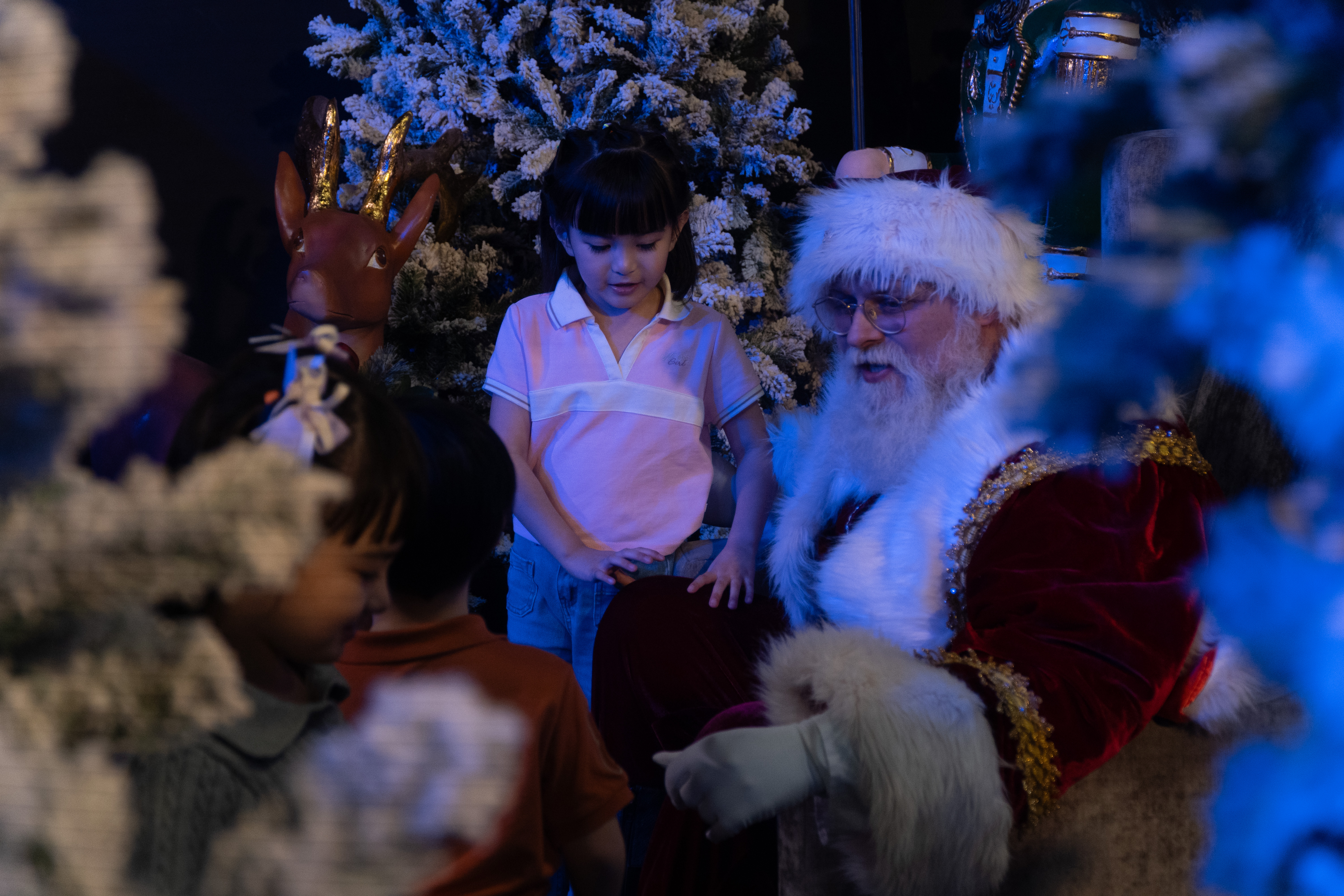 Santa Brings the Holidays to Life at Brickman® Wonders of the World in Manila!