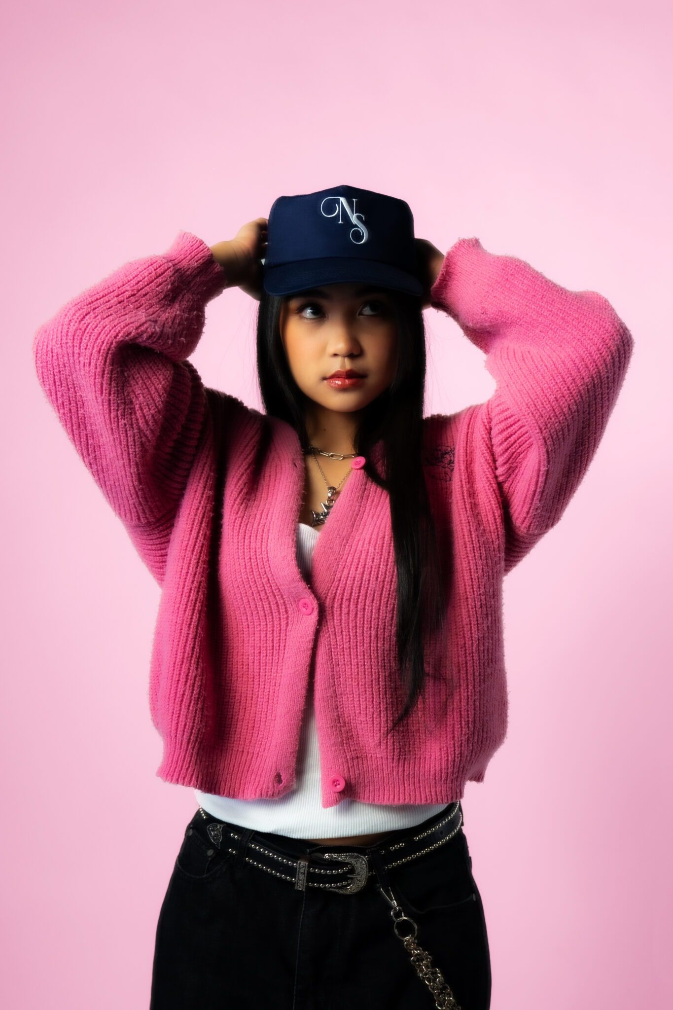 XYVRL Sings About One-Sided Relationships in “HOTNCOLD”