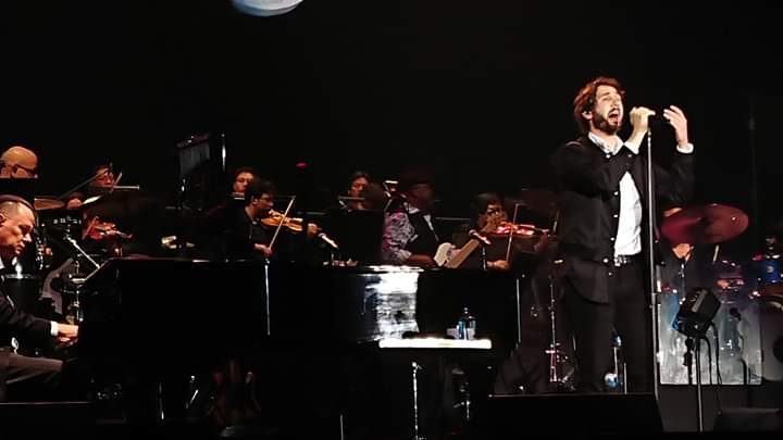 Josh Groban Brings Bridges to Manila