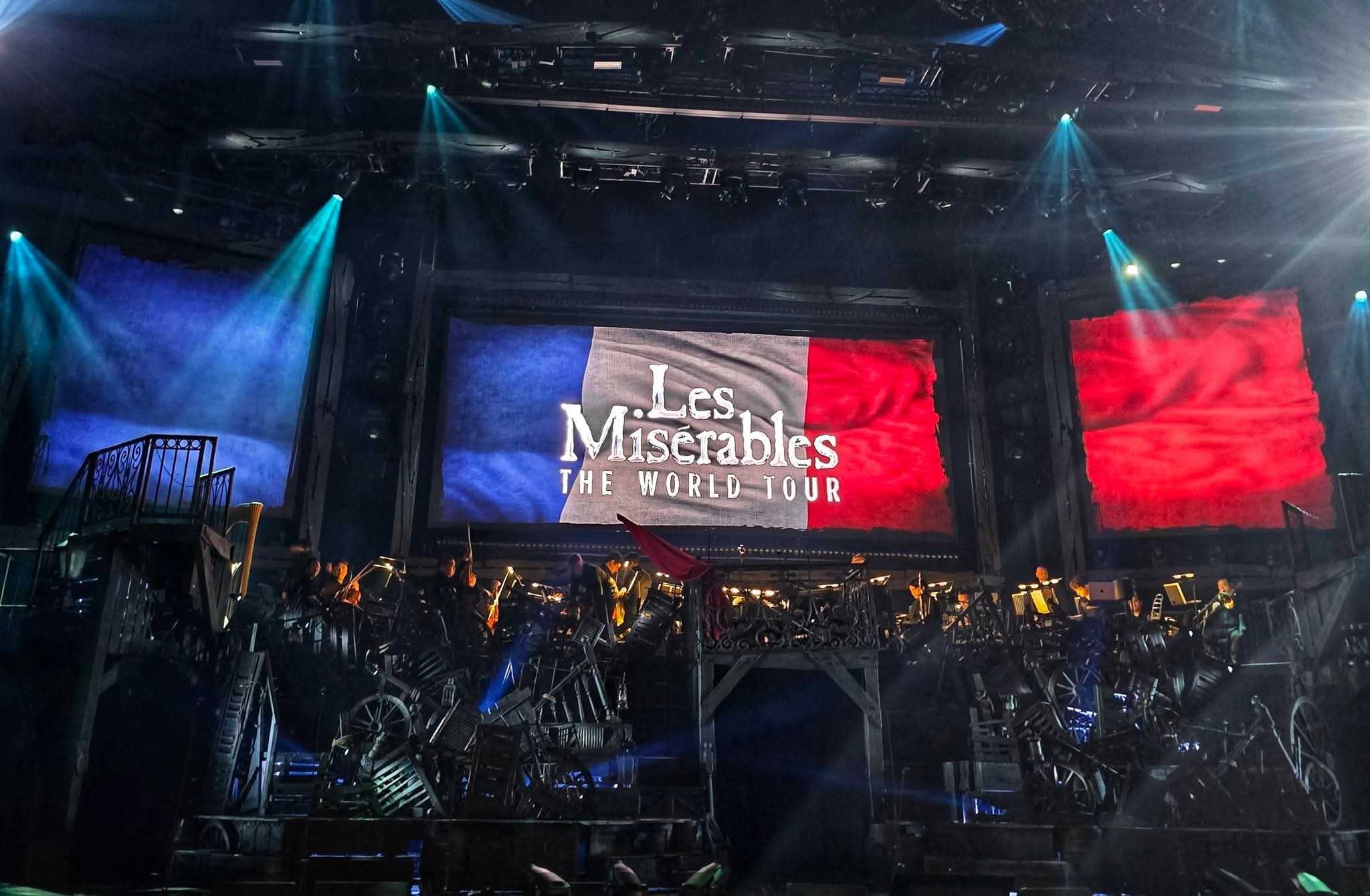 Les Misérables in Manila: A Mirror of Filipino Resilience and Revolution!