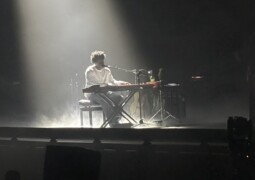 How Daniel Caesar Turned SM MOA Arena Into a Gen Z Cultural Moment!
